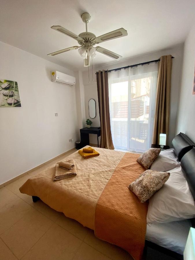 Cozy Poolside Apartment Paphos Exterior foto